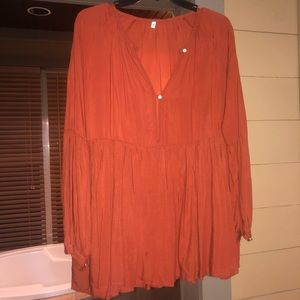 Orange button detailed top